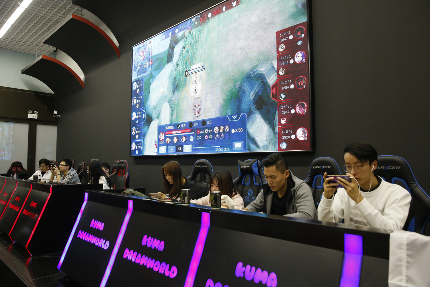 【赛后战报】弹幕时间！BLG以2比1击败AL确保前四